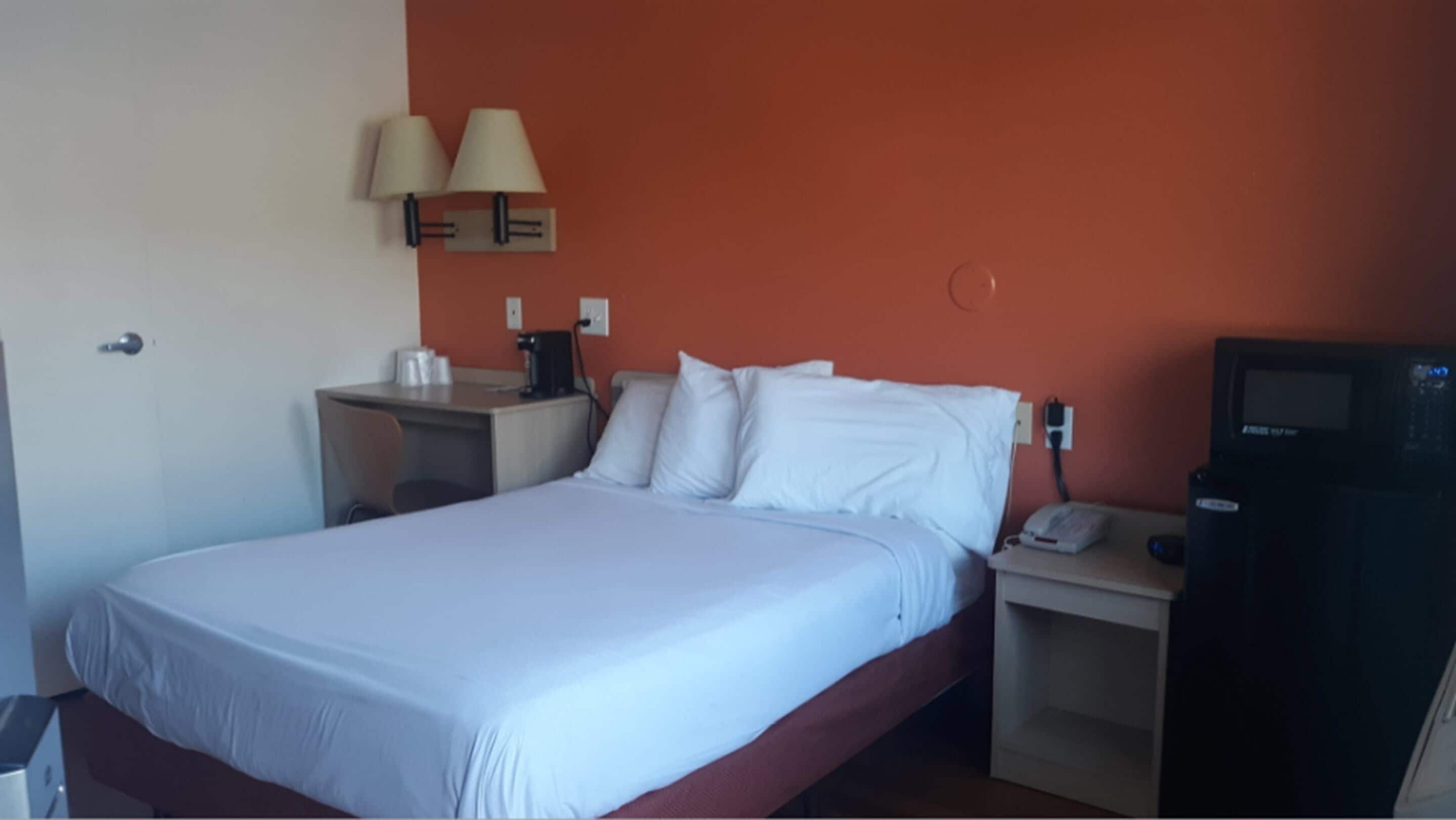 免费 WiFi、床单