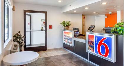 Motel 6 Phoenix, AZ - West