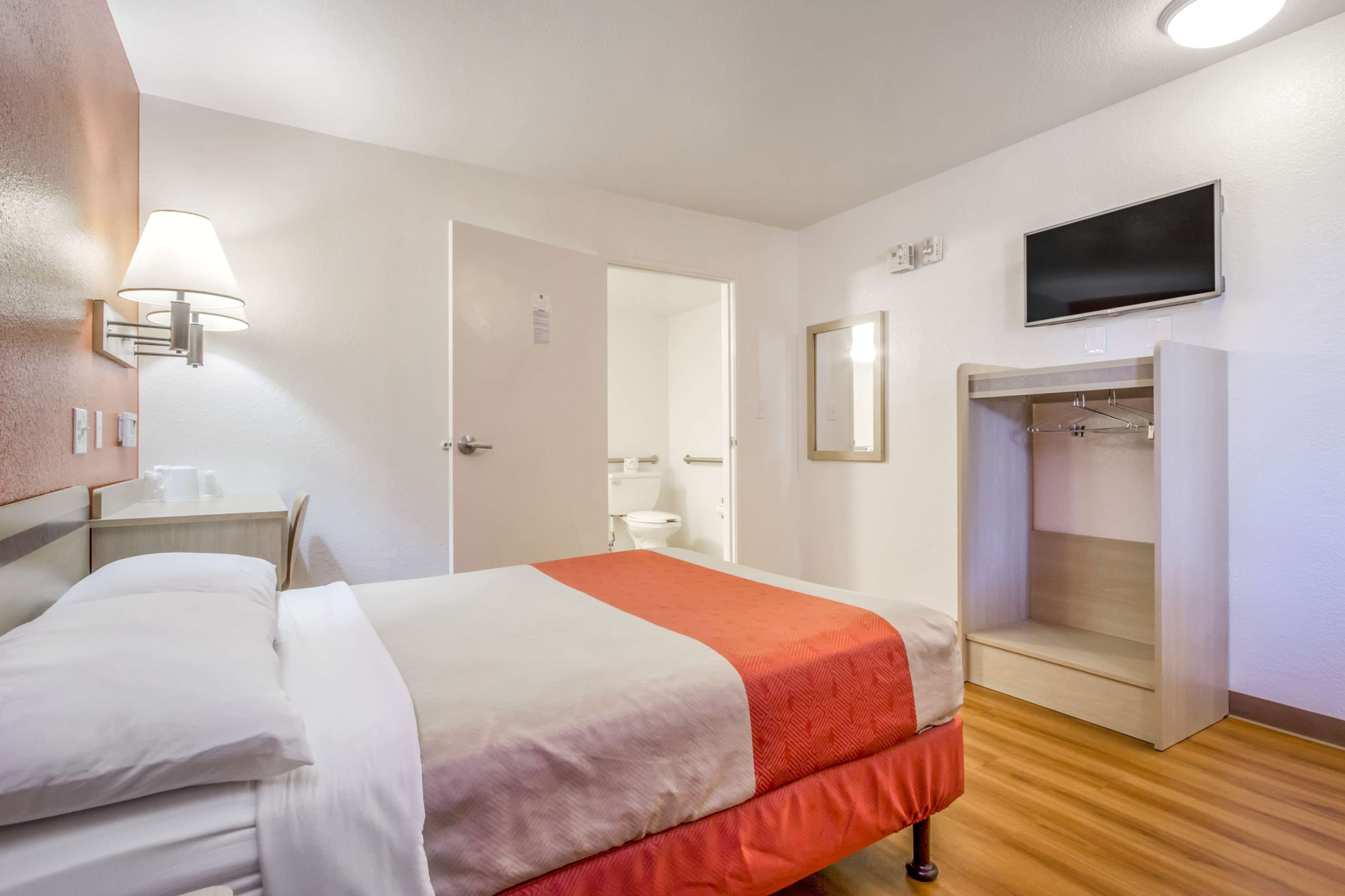 Wifi gratuïta i roba de llit 