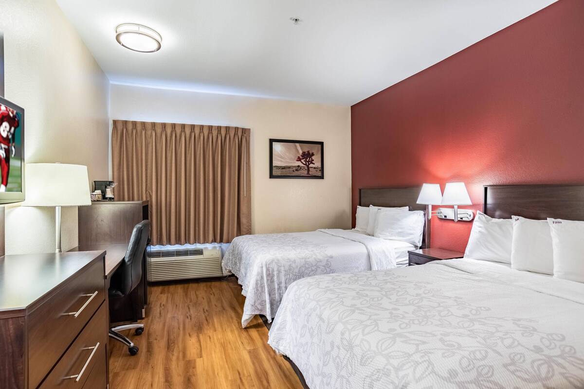 Ropa de cama de alta calidad, cortinas opacas, cunas gratuitas