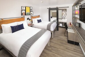 1 dormitorio, ropa de cama de alta calidad, edredones de plumas
