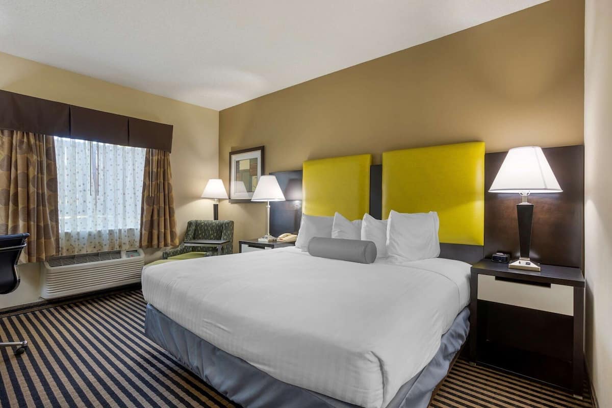Pillowtop beds, desk, laptop workspace, iron/ironing board