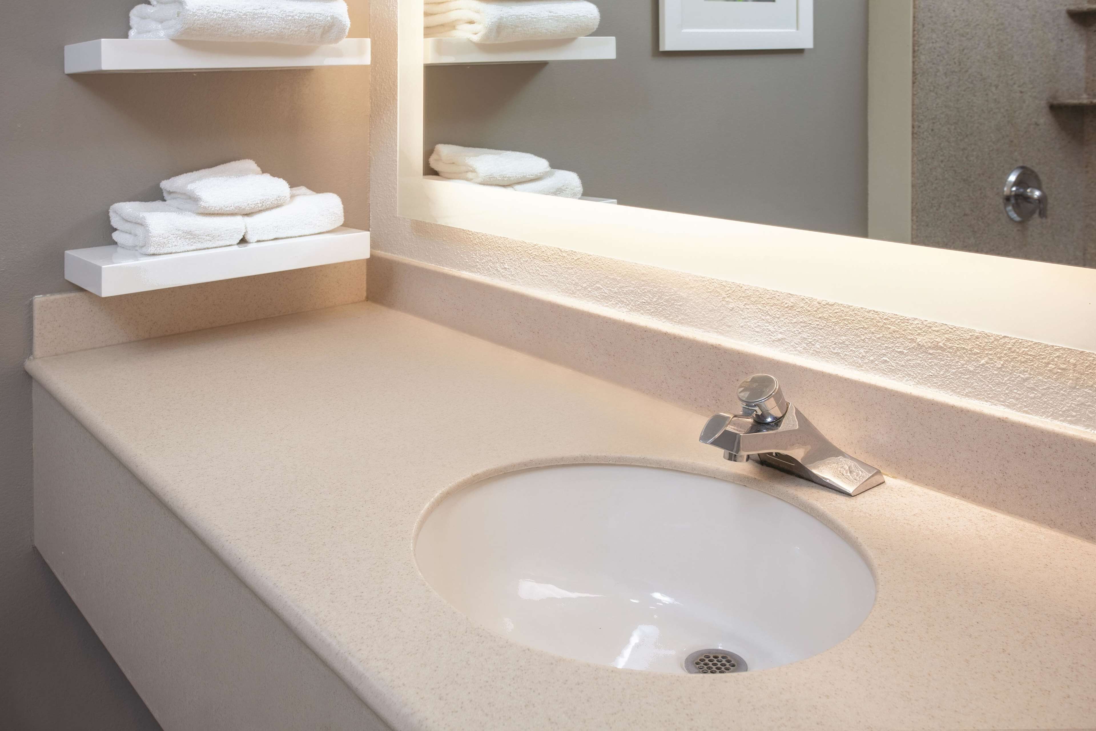 1 bedroom, premium bedding, in-room safe, desk