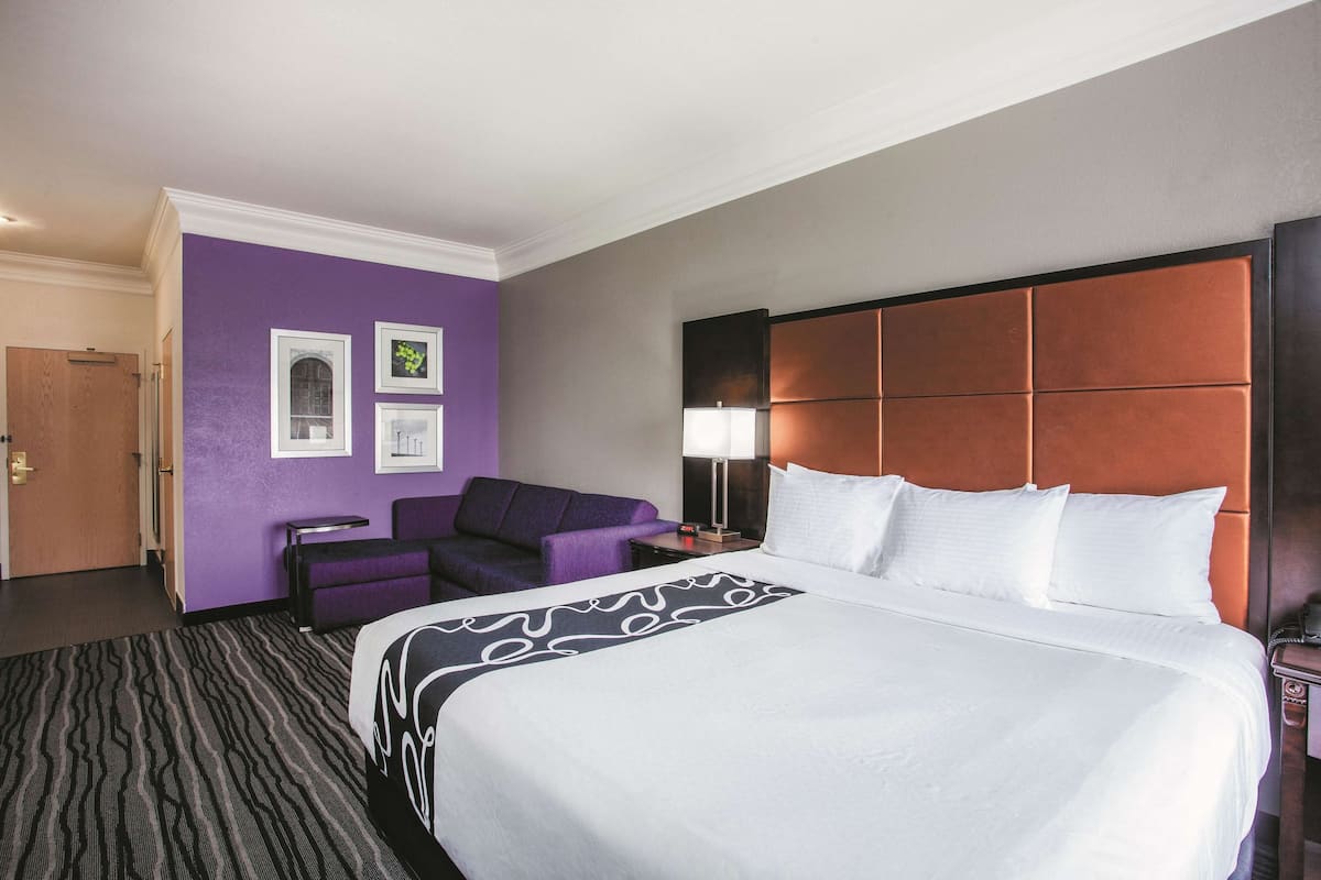 Studio Suite, 1 giường cỡ king, phù hợp cho người khuyết tật, không hút thuốc (Mobility/Hearing) | Bộ đồ giường cao cấp, két bảo mật tại phòng, bàn 