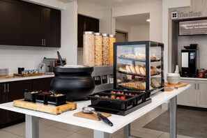 Desayuno para llevar todos los días (con cargo)