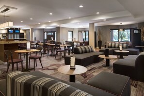 Lobby lounge - Courtyard by Marriott Milpitas Silicon Valley (Milpitas)