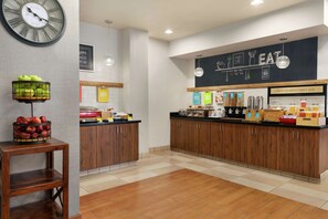 Desayuno bufé gratuito y diario