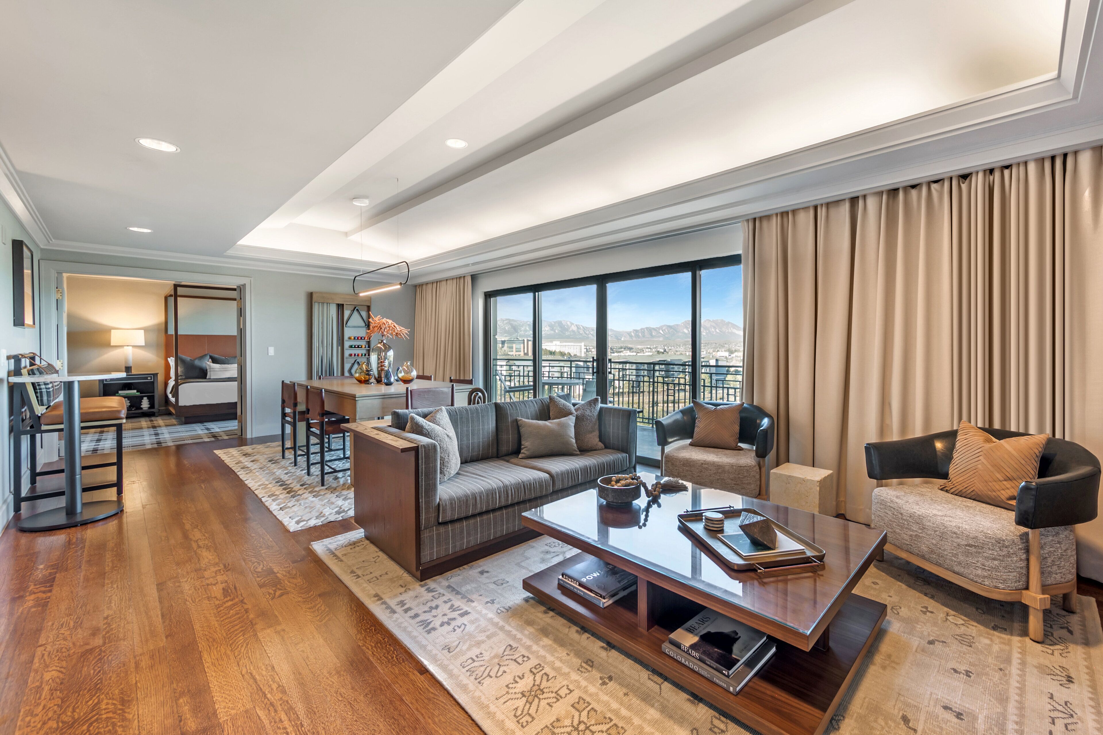 Premium bedding, in-room safe, desk, laptop workspace