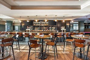 3 restaurants; breakfast, lunch, dinner and brunch served  - Omni Interlocken (Broomfield)