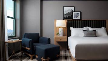 Premium bedding, in-room safe, desk, laptop workspace