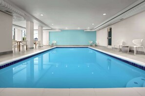 Indoor pool, sun loungers