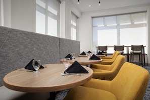 Restaurant - Hilton Garden Inn Colorado Springs North Air Force Academy (Colorado Springs)