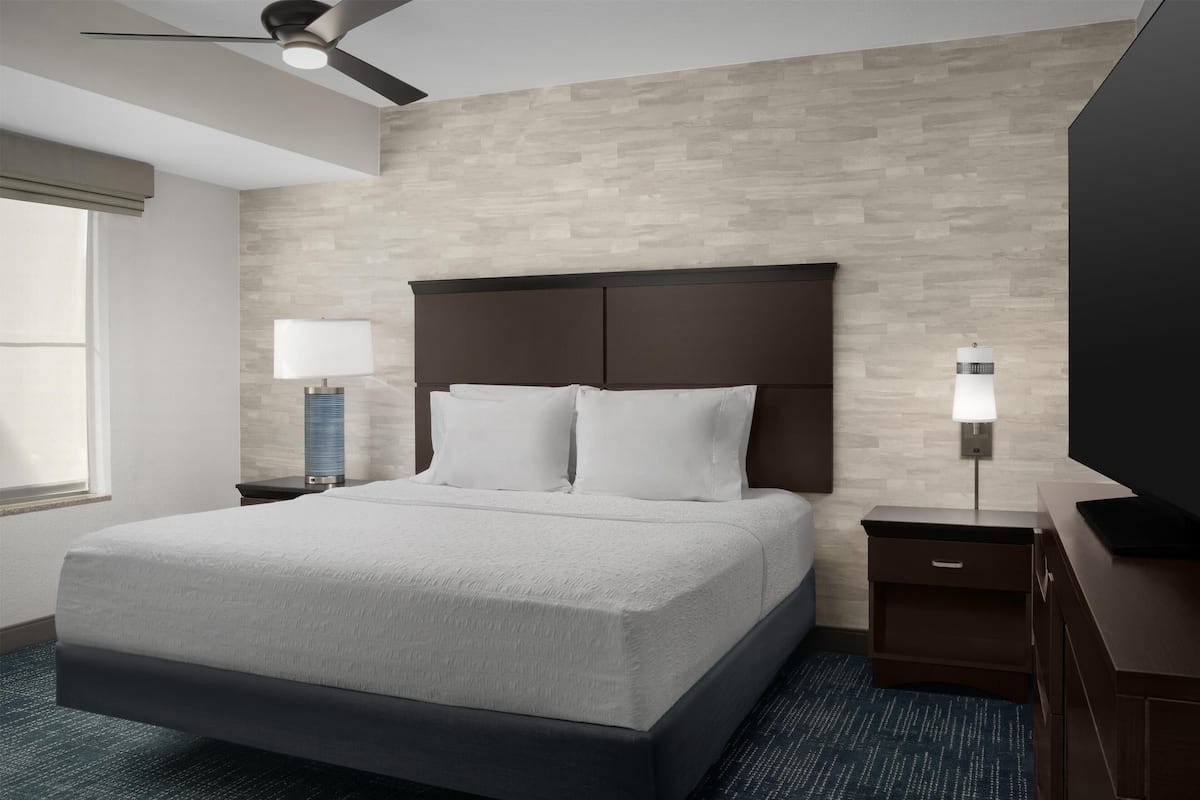 Down comforters, pillowtop beds, desk, laptop workspace