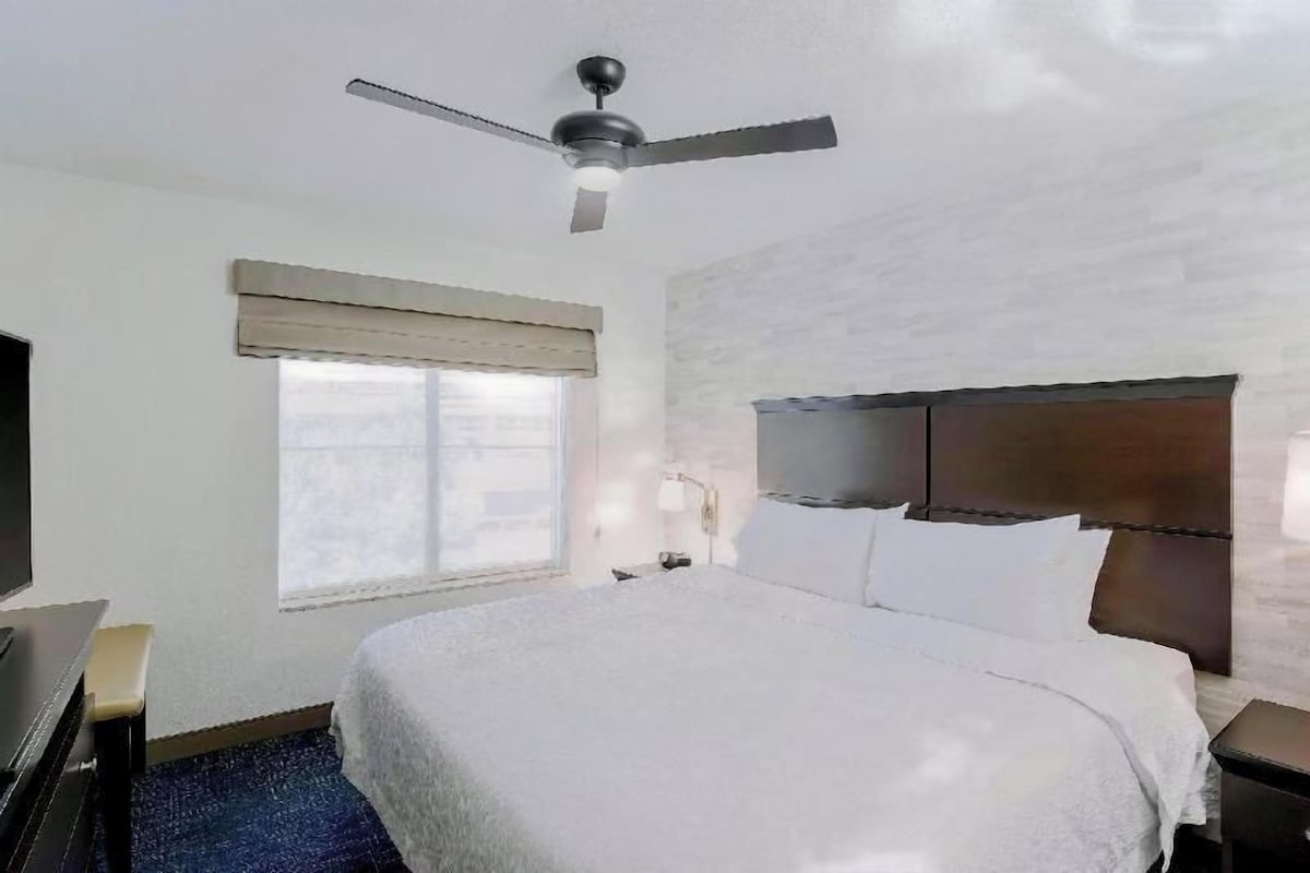 Couette en duvet d'oie, surmatelas, bureau