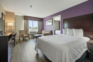 Familiesuite, flere senger, ikke-røyk | Sengetøy av topp kvalitet, skrivebord og blendingsgardiner