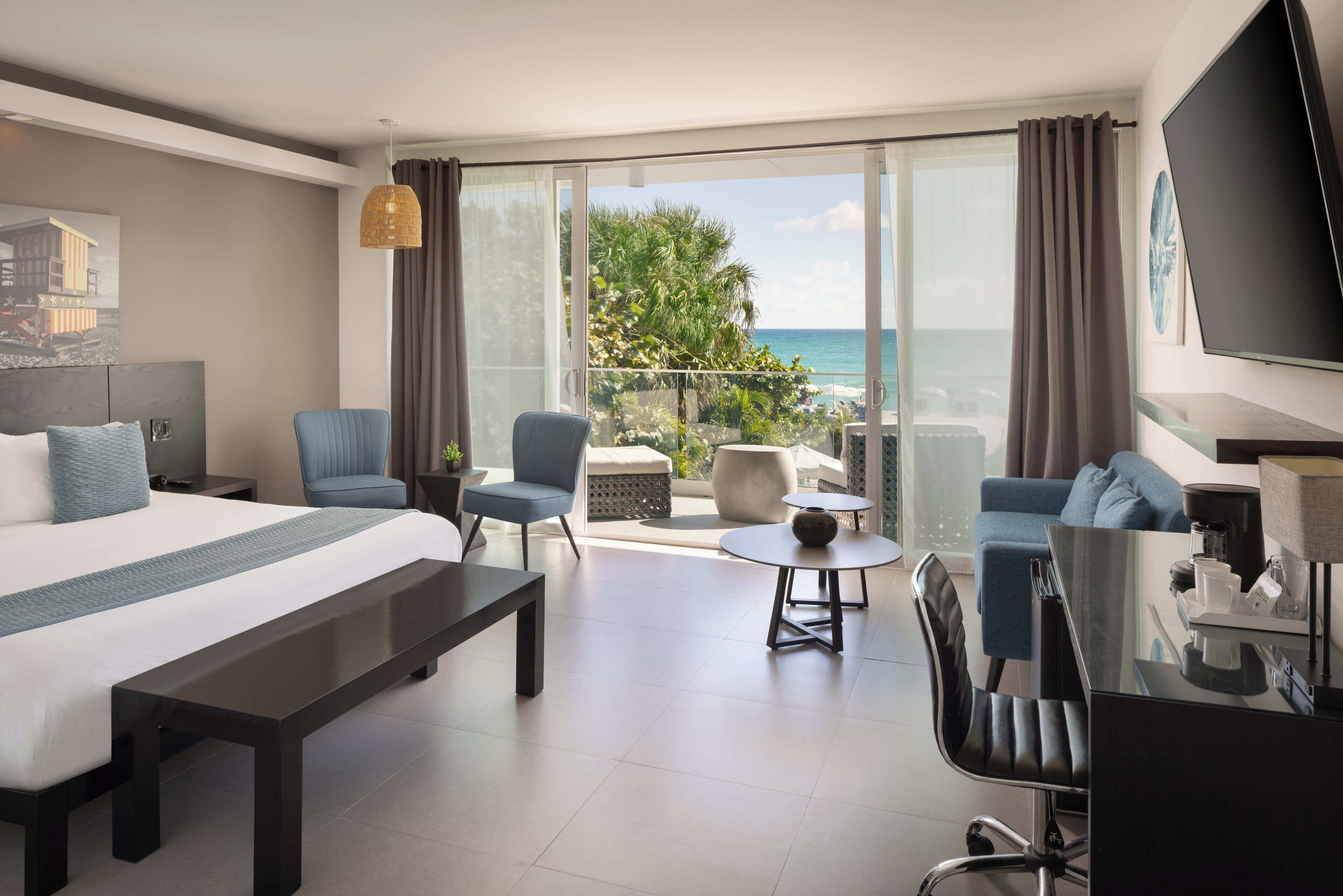 Room, 1 King Bed, Non Smoking, Oceanfront (Balcony) | Premium bedding, memory foam beds, in-room safe, desk