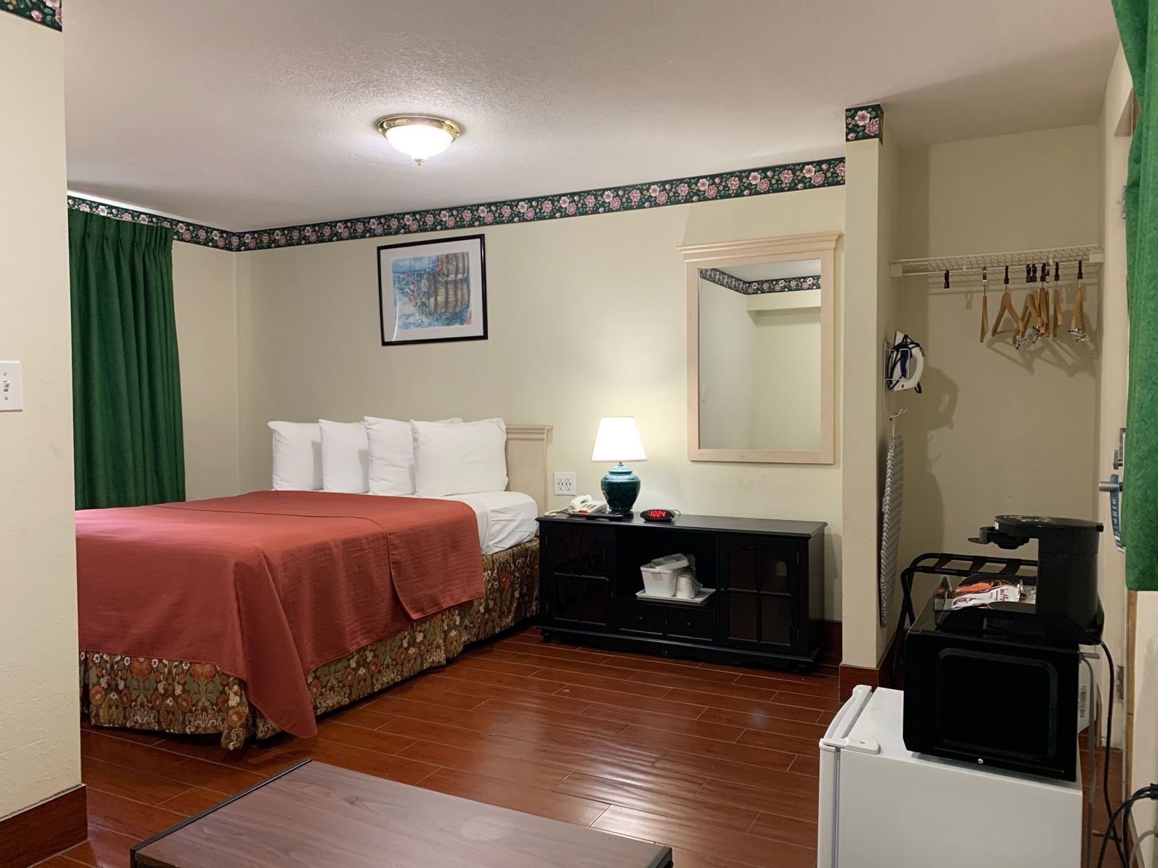 Desk, iron/ironing board, free WiFi, bed sheets