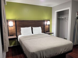 Family Suite, 2 Queen Beds, Non Smoking (2 Bedroom) | Desk, iron/ironing board, free WiFi, bed sheets