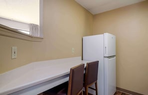 Monolocale Deluxe, 1 letto queen con divano letto, non fumatori | Una scrivania, Wi-Fi gratuito