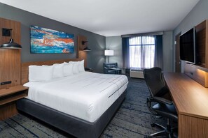 Down duvets, desk, laptop workspace, blackout curtains - La Quinta Inn & Suites by Wyndham-Albany GA (Albany)