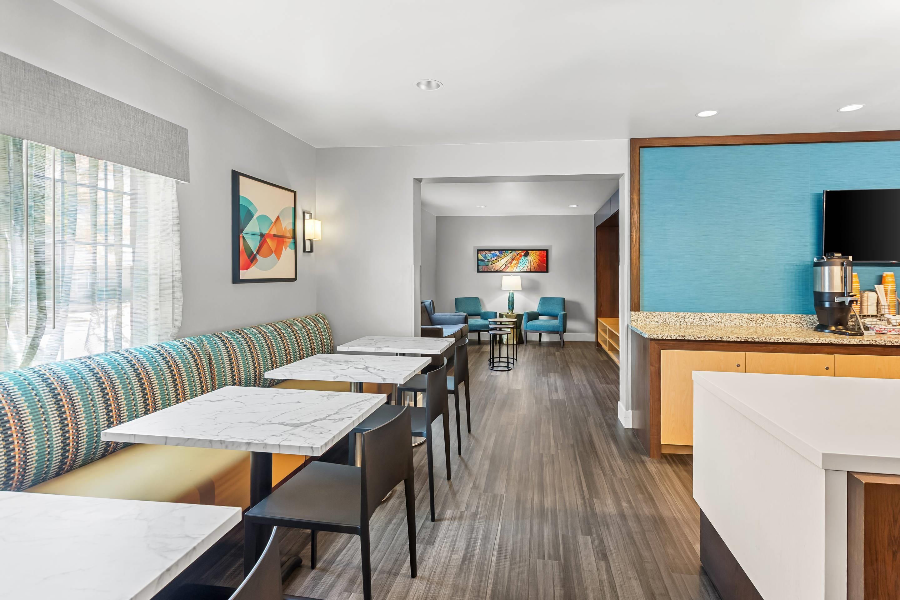 Photo - MainStay Suites Chicago Hoffman Estates