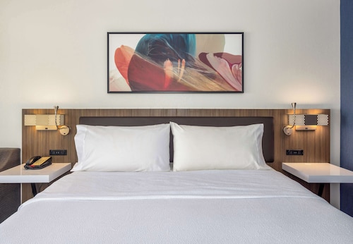 Hilton Garden Inn Chicago / Oak Brook