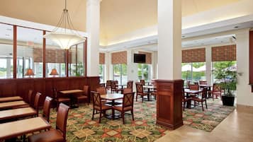 Frühstück und Abendessen