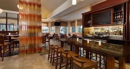 Hilton Garden Inn Chicago / Oak Brook