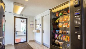 Unclassified image, 3 of 29, button - Motel 6 Bloomington, IN (Bloomington)