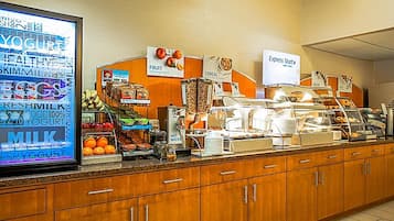 Petit déjeuner buffet compris tous les jours