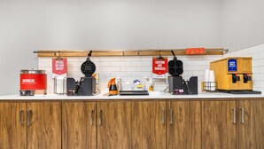 Free daily buffet breakfast - Hampton Inn Portage (Portage)
