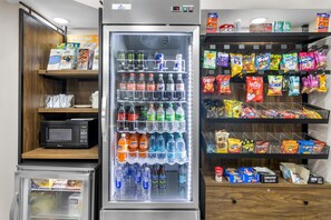 Snack bar - Hampton Inn Portage (Portage)