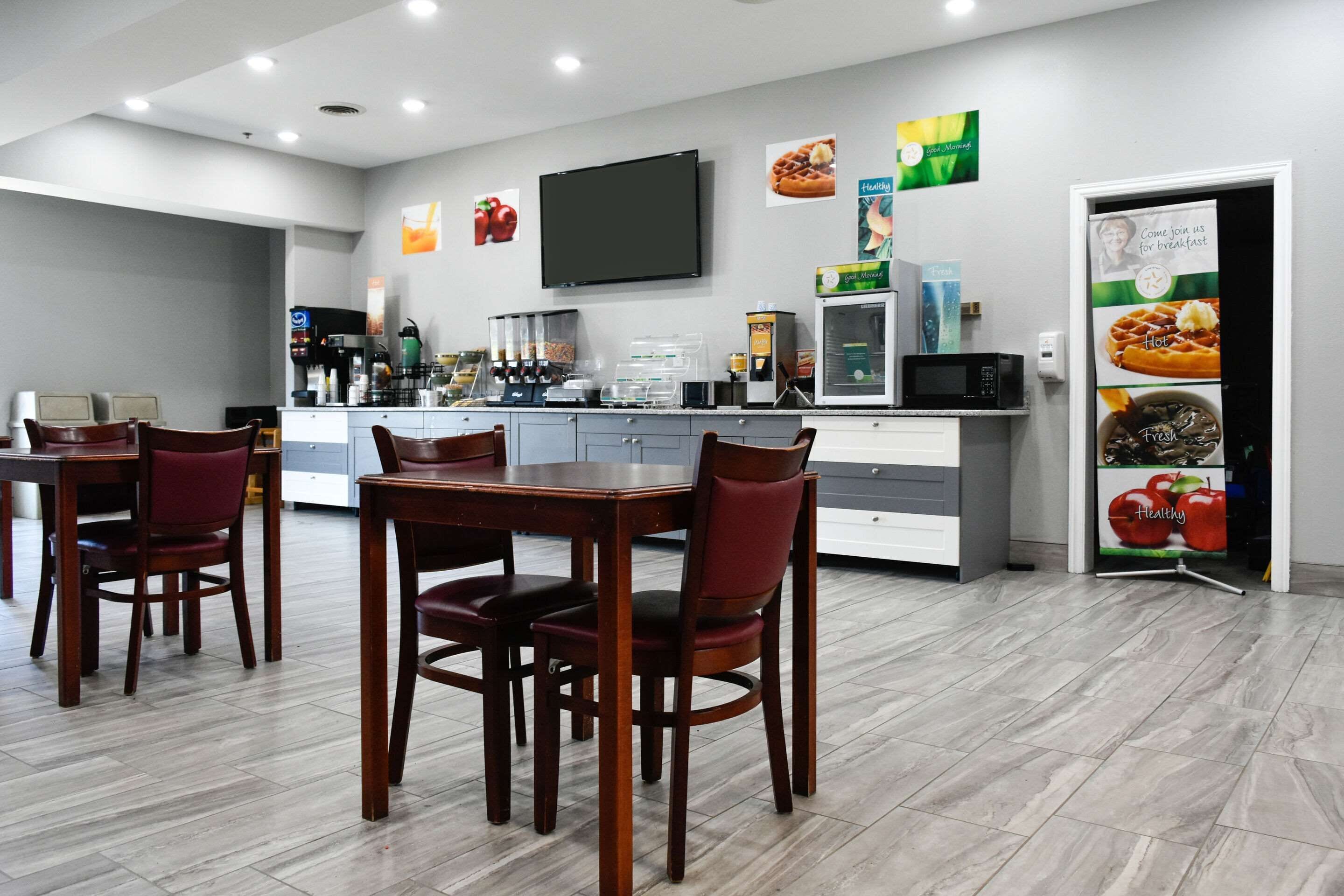 Free buffet breakfast 