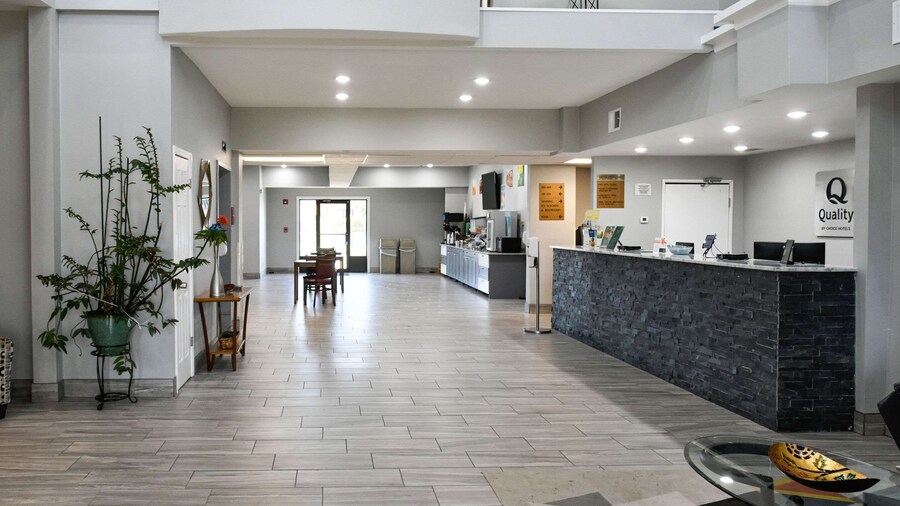 Quality Inn & Suites Brooks Louisville South