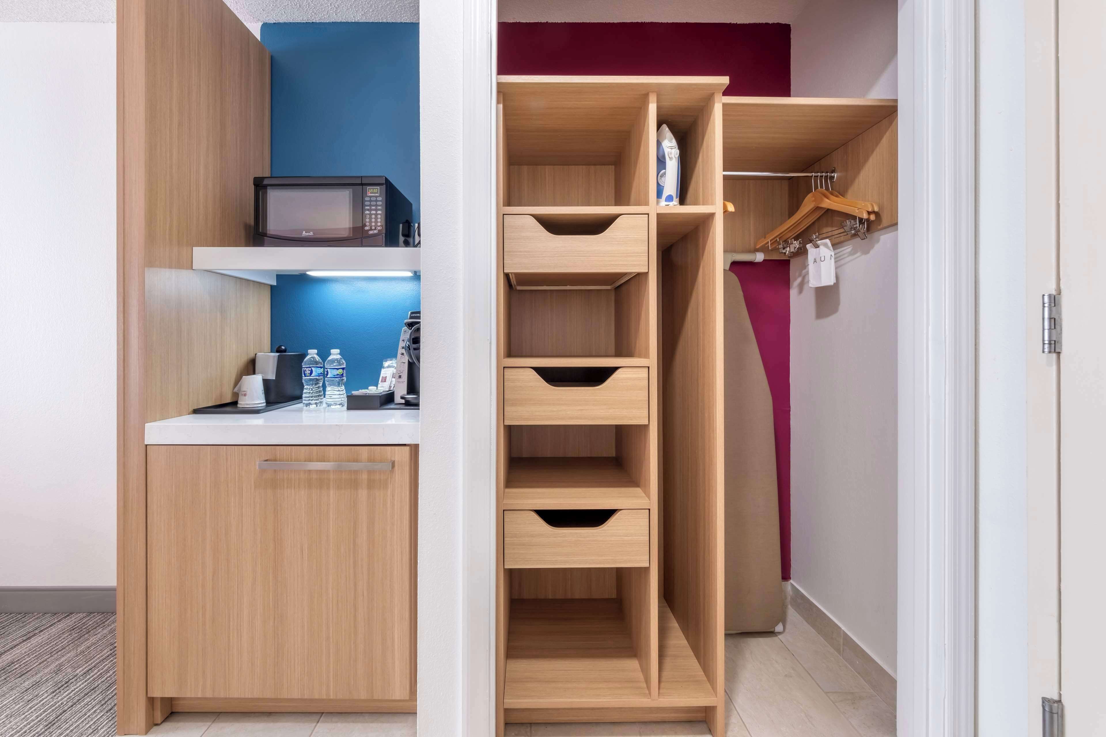 room, 1 king bed, non smoking | premium bedding, desk, blackout curtains, iron/ironing board