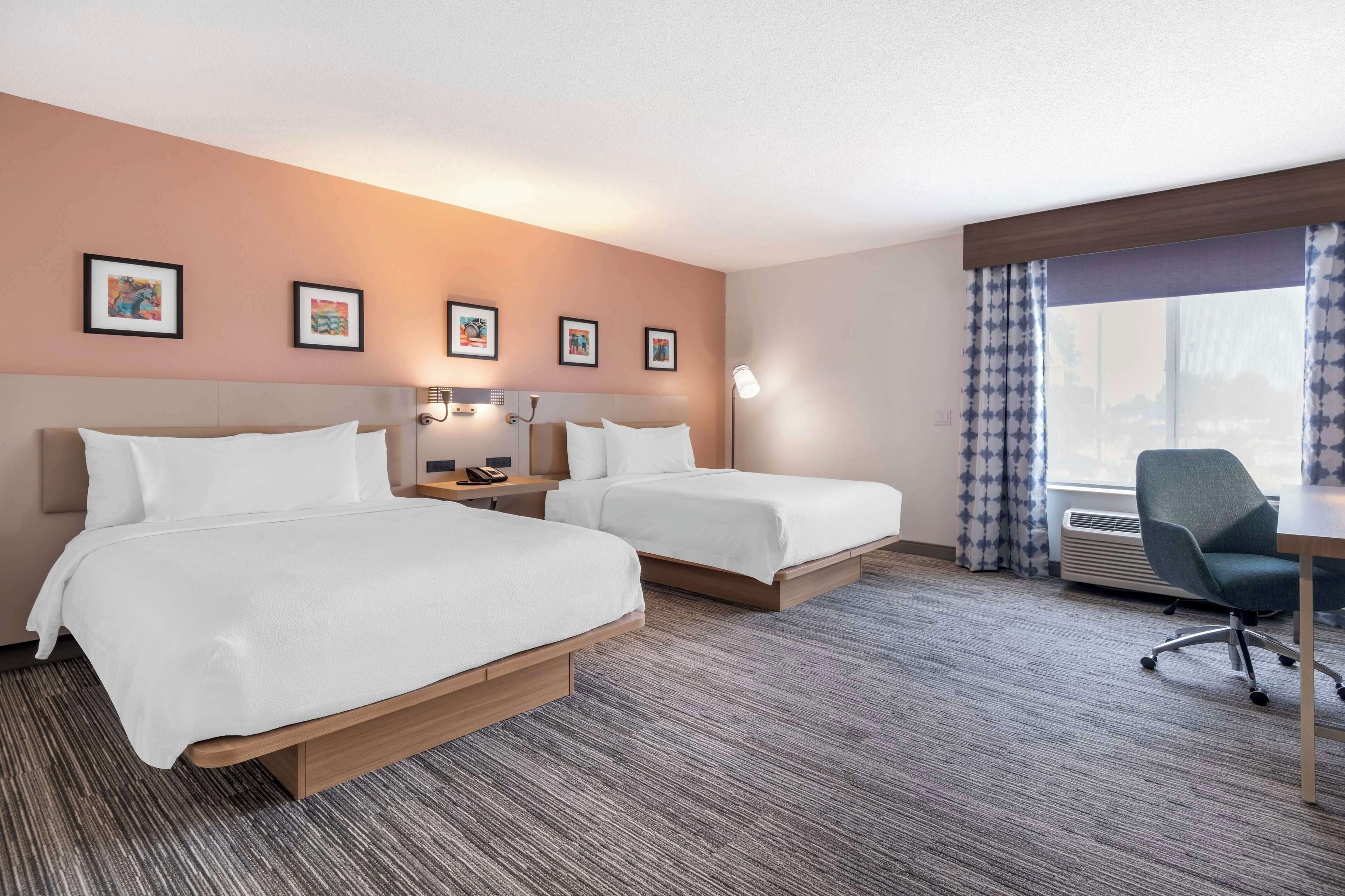 room, accessible, non smoking (hearing impaired/roll-in shower) | premium bedding, desk, blackout curtains, iron/ironing board