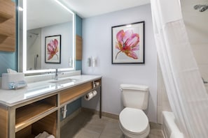 Room, 1 King Bed, Non Smoking | Bathroom shower - Hilton Garden Inn Lexington Hamburg (Lexington)