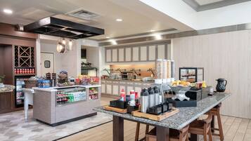 Petit déjeuner préparé sur commande (9.95 USD par personne)