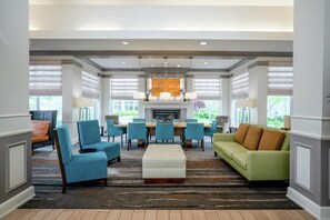 Lobby - Hilton Garden Inn Louisville East (Louisville)