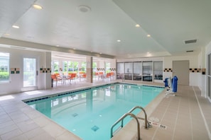 Piscine intérieure