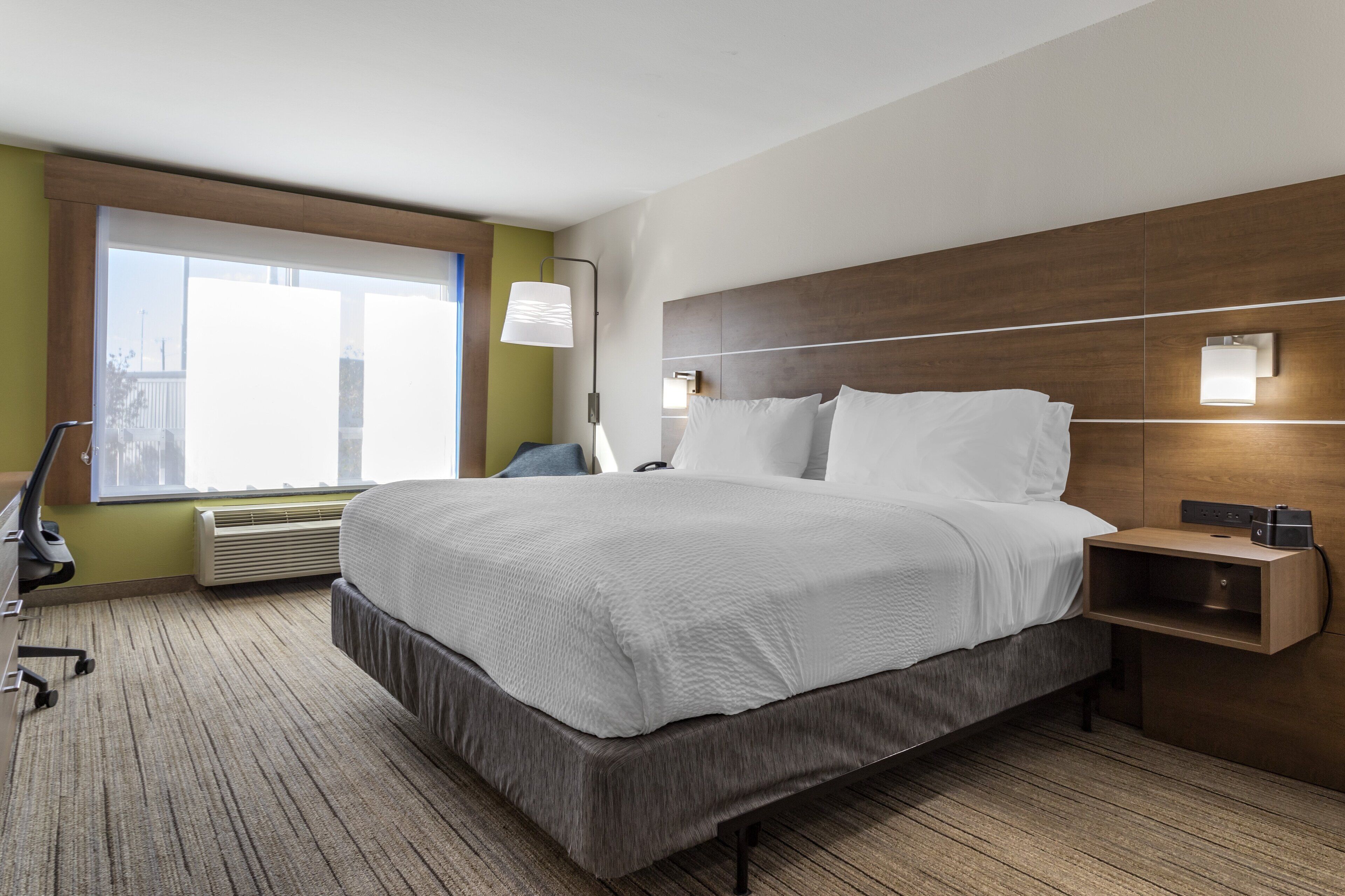 1 bedroom, in-room safe, desk, iron/ironing board