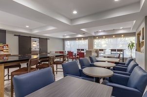 Café da manhã para viagem grátis todos os dias