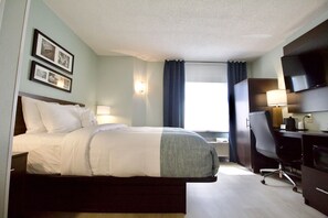 Room, 1 Queen Bed, Non Smoking | Premium bedding, desk, blackout drapes, iron/ironing board