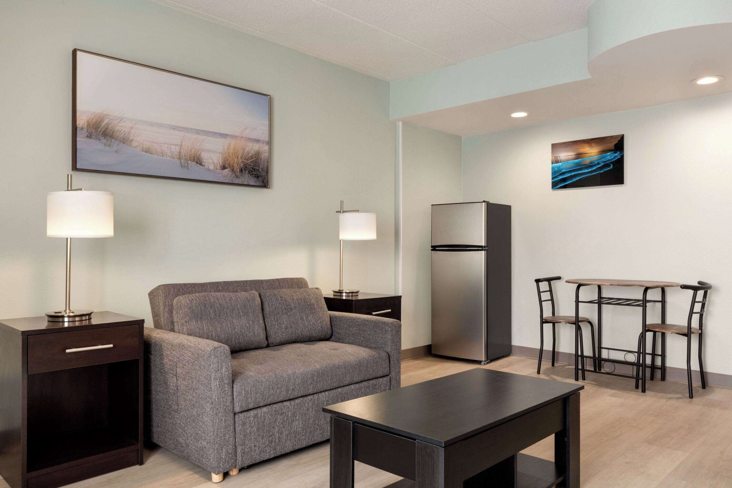 suite, 1 queen bed, non smoking | premium bedding, desk, blackout curtains, iron/ironing board