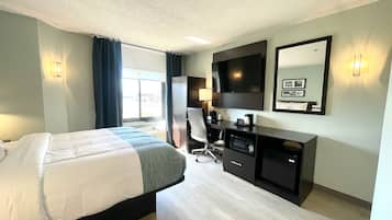 Habitación, 1 cama de matrimonio, no fumadores | Ropa de cama de alta calidad, escritorio, cortinas opacas