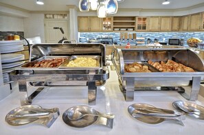 Free daily continental breakfast