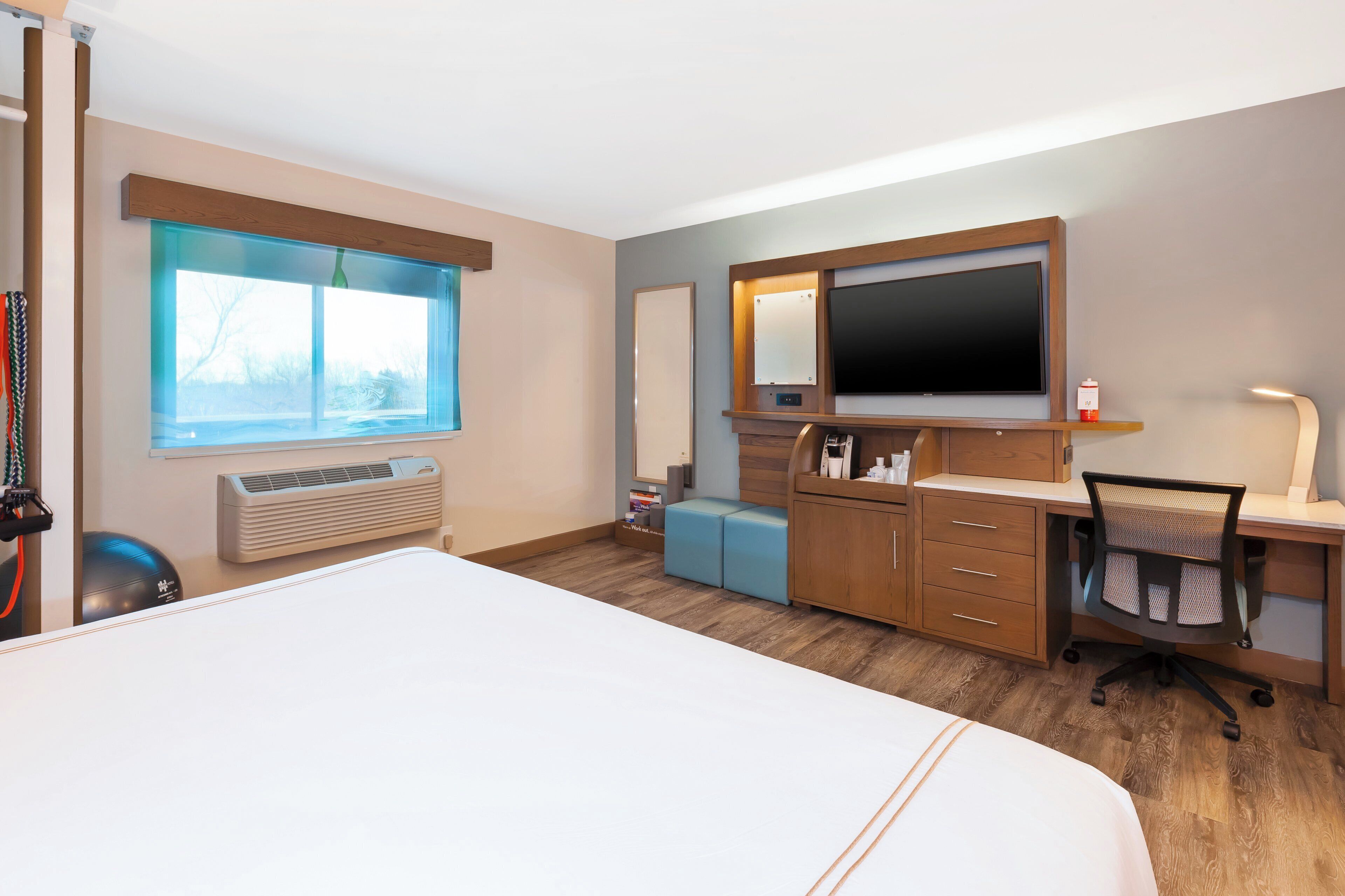 1 bedroom, premium bedding, pillow-top beds, in-room safe