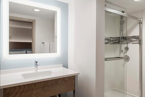 Premium bedding, pillowtop beds, in-room safe, desk