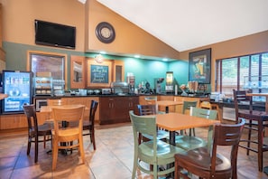Free daily continental breakfast