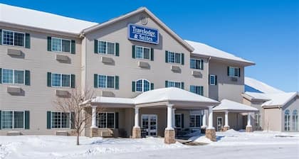 Travelodge & Suites by Wyndham Fargo/Moorhead